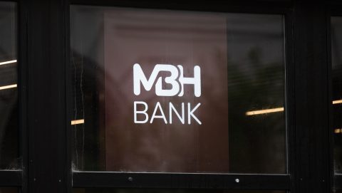 Az MNB is lépett az MBH-s leállás miatt.