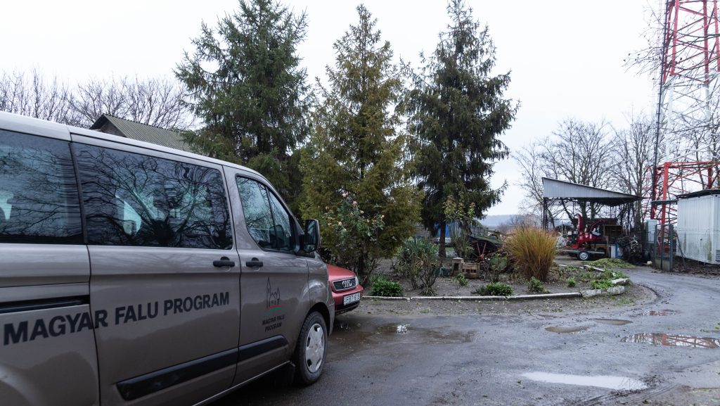 Félmilliárdot vesz el a kormány a magyar falvaktól, amit Rogánék költhetnek el kormányzati kommunikációra