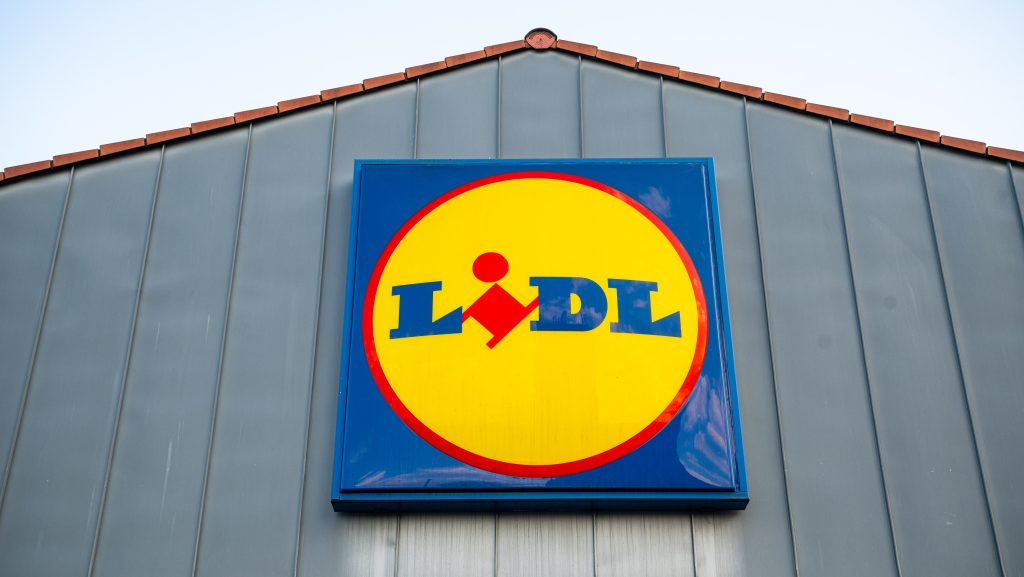 Megnyílt az ország egyik legnagyobb Lidl-áruháza, megrohanták a vásárlók
