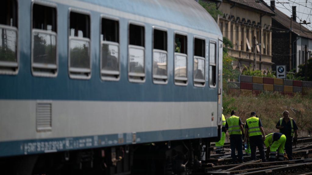 1,5 milliárd forintból újítanak fel egy 150 méteres szakaszt a több mint egy éve lezárt Veszprém-Ajka vonalon