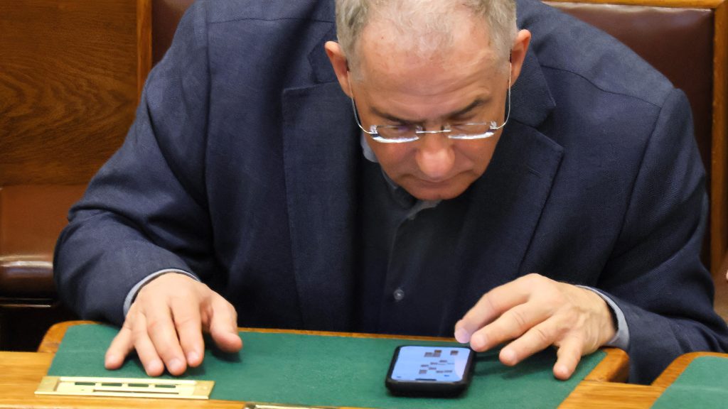 Egy anyuka megtalálta a névkérelmezésben a kiskaput, amit Kósa Lajos sietve be is zárt