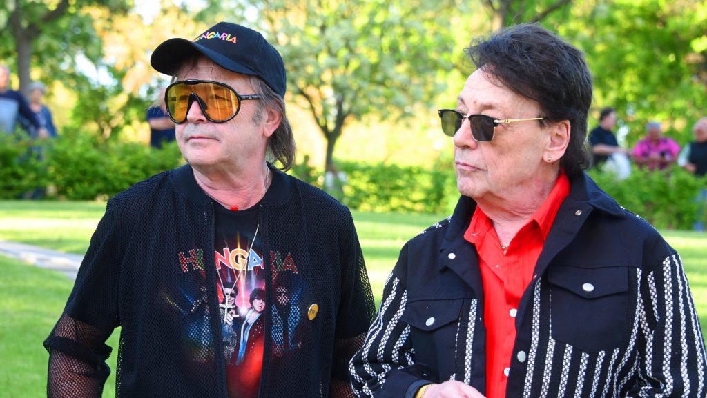 Szikora Róbert talált egy dalt, amit Fenyő Miklóssal és Szenes Ivánnal közösen írtak, de még senki nem hallhatta