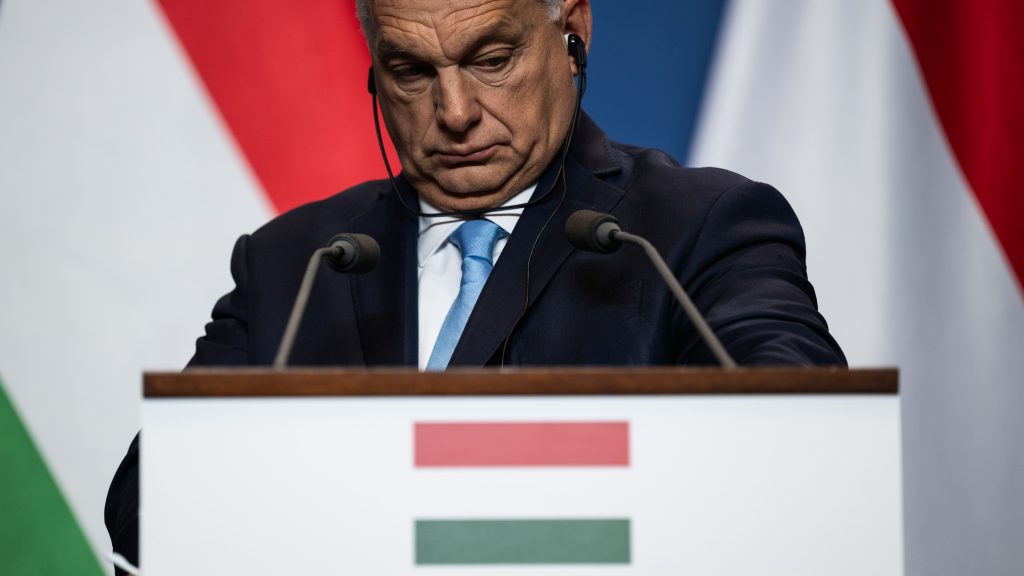 Orbán: Kiutasítjuk a kényszersorozásban részt vevő ukránokat