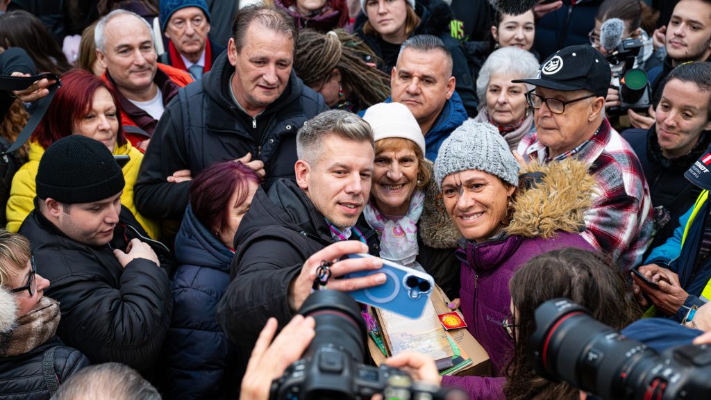 Medián: Magyar Pétert újra többen tartják alkalmasnak miniszterelnöknek, mint Orbán Viktort