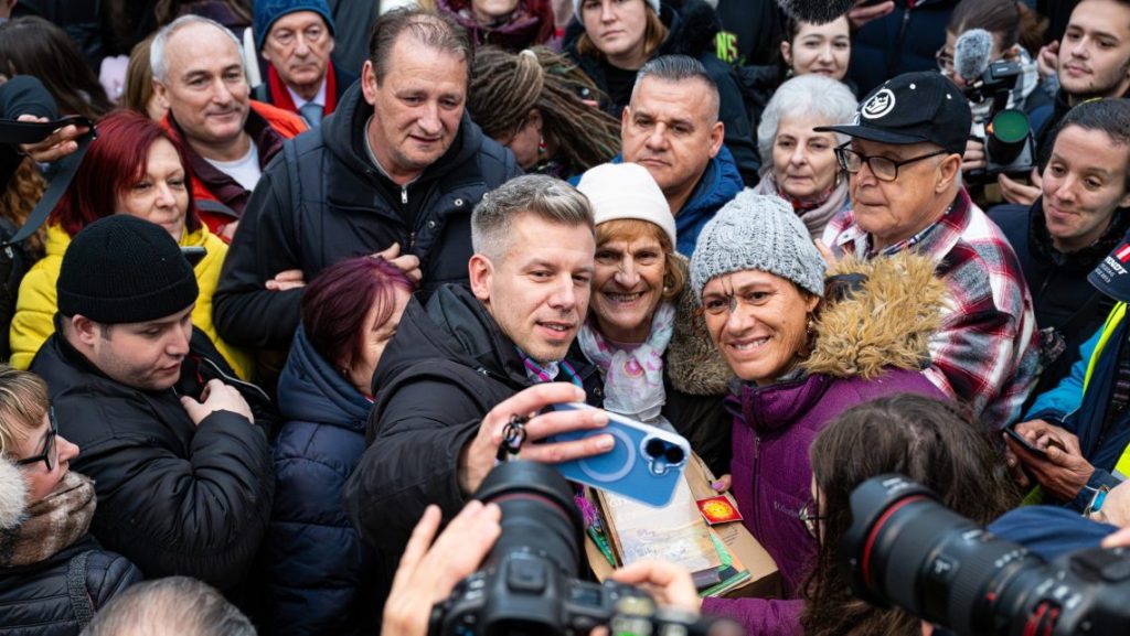 Választás 2026: Áradó Tiszát mért a Medián