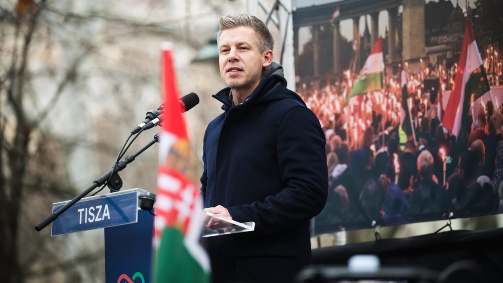 Magyar Péter: Szijjártó lobbizta ki, hogy ne függesszék fel a gödi Samsung gyár működését, haladéktalanul távoznia kell a posztjáról