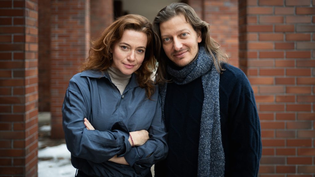 „Ha ezt először meghallod a semmiből a Kékgolyó utcában, akkor teljes tébolynak tűnik” – az On the Spot alkotói a rákról szóló sorozatról