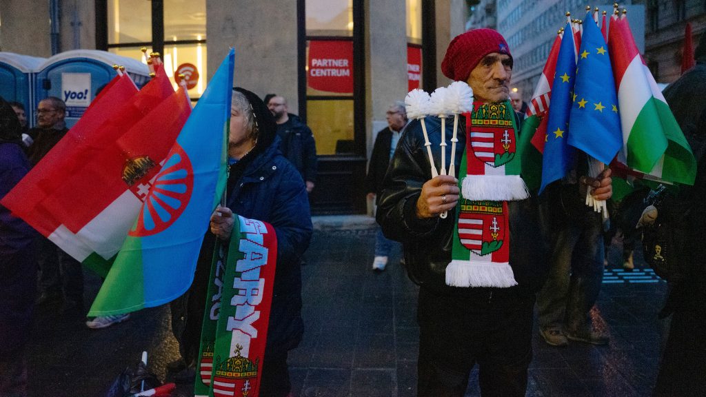 Szakértő: Dermesztő és törvénysértő, hogy a Fidesz kampánycélra használja a gyöngyösi roma tüntetők állítólagos bűnlajstromát