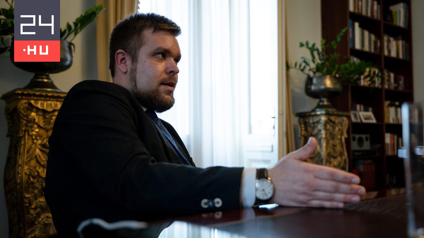 A győri Fidesz nagy nyilvánosság mellőzésével, a kitűzöttnél korábban közgyűlésezne, de ezt sajnos nem ők döntik el