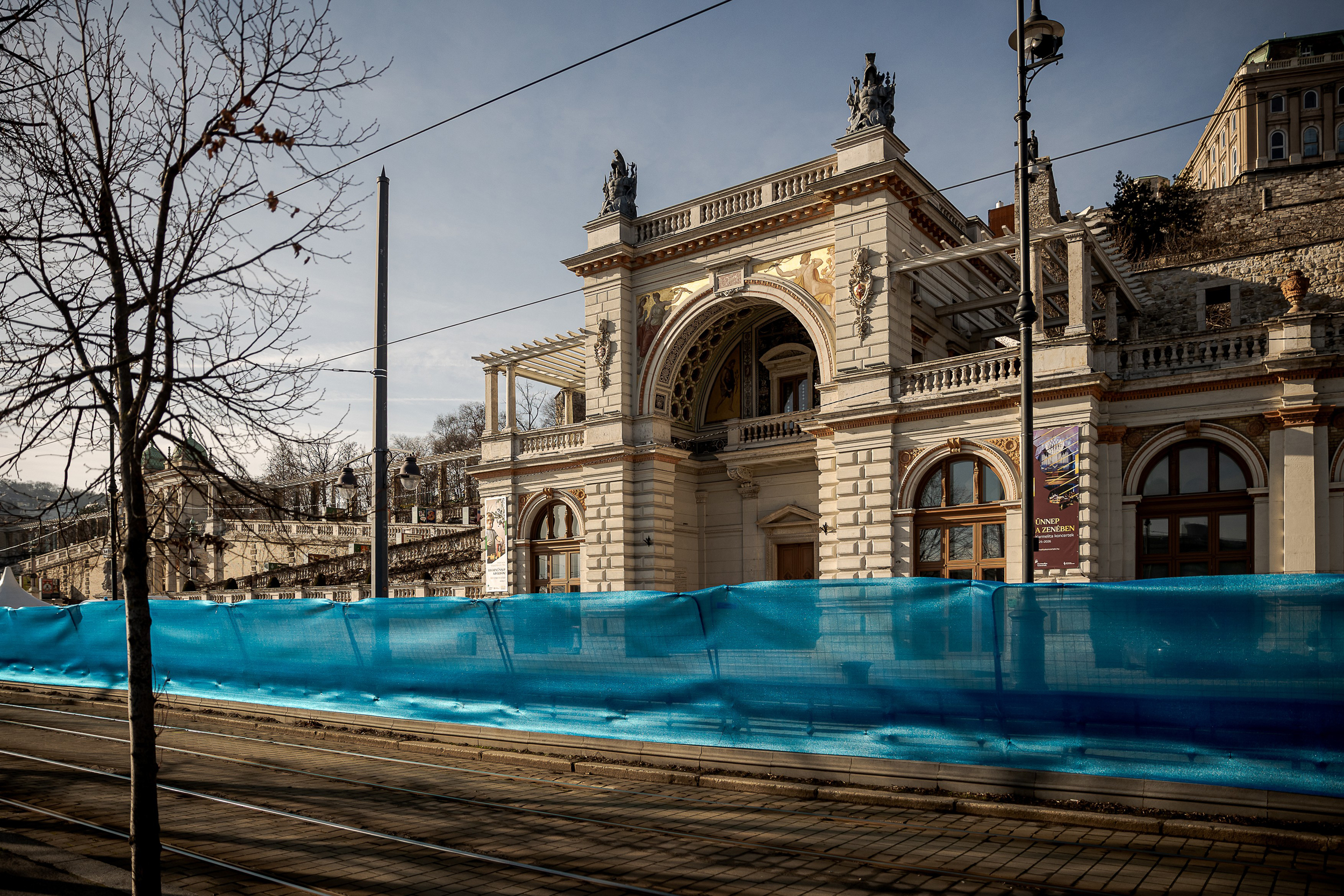 Tényleg drágák a magyarországi bankok, de nem attól, hogy sokan vannak 5