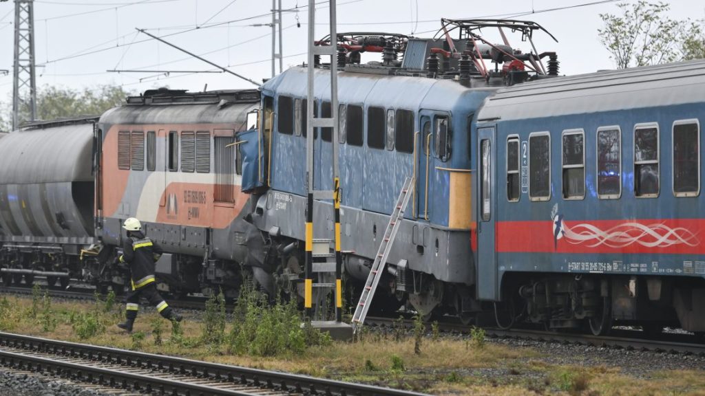 Elismerte a sápi mozdonyvezető, hogy elaludt a 2023-as balesetnél