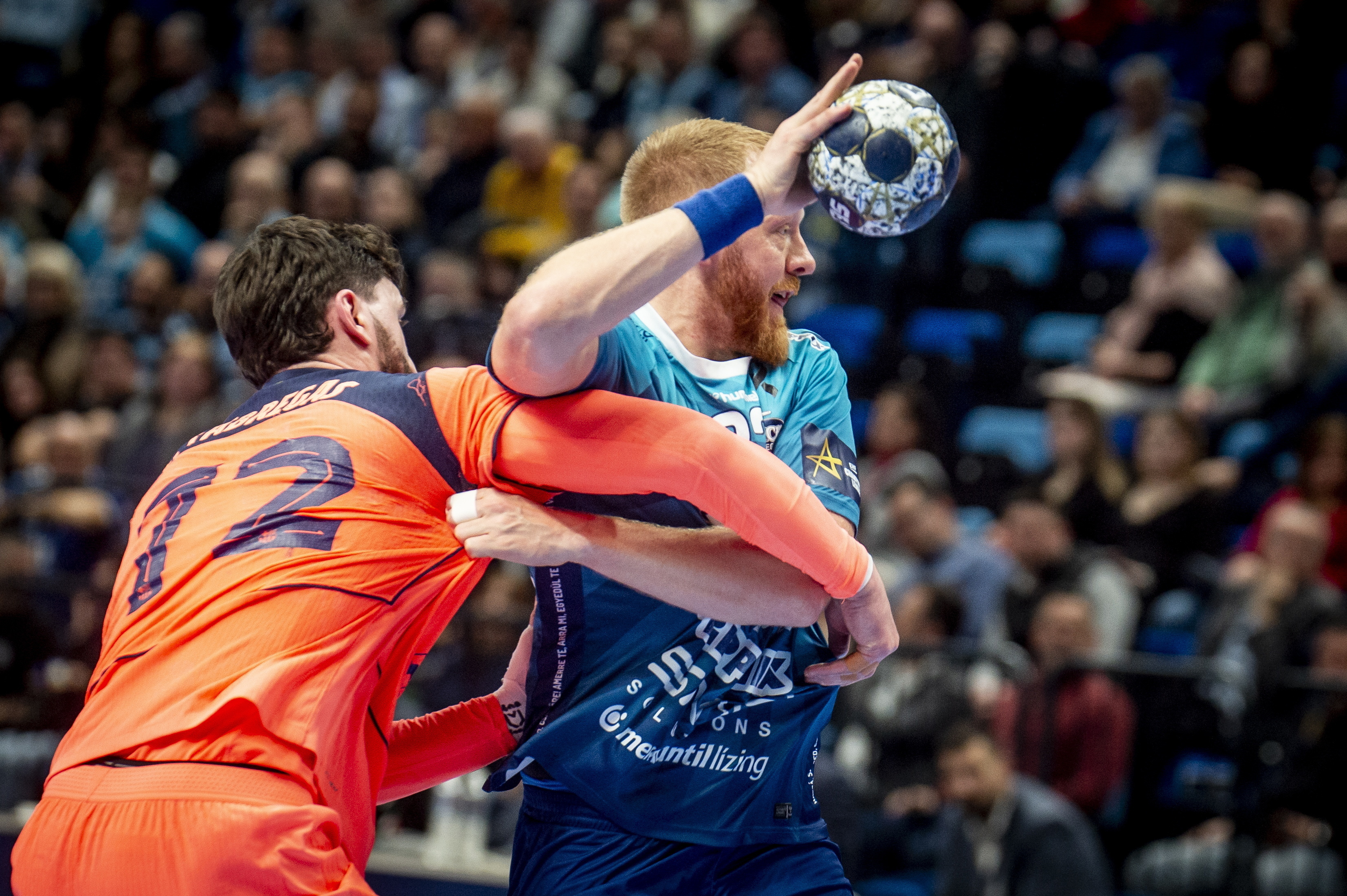 Jim Gottfridsson, a Szeged (j) és Ludovic Fabregas.