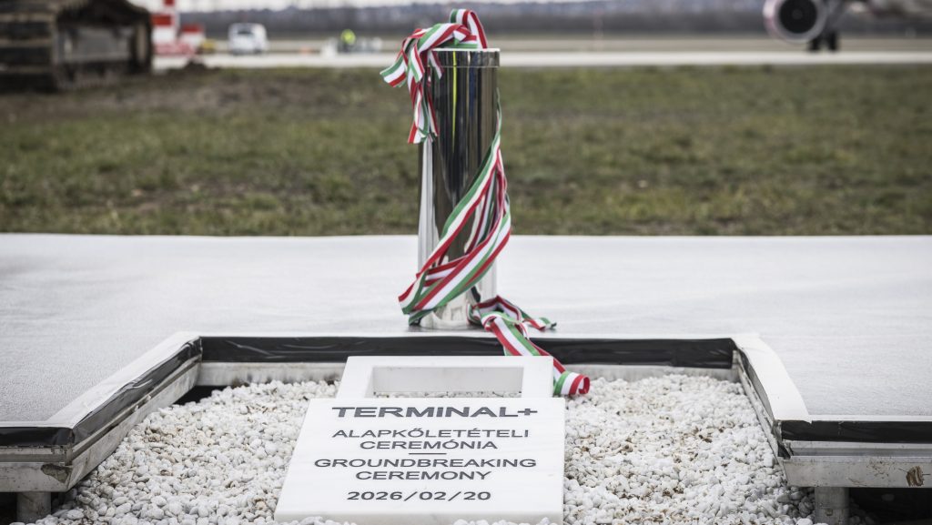 Letették a budapesti reptér harmadik termináljának alapkövét.