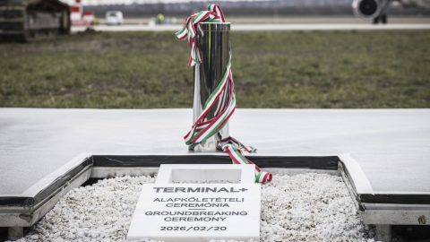 Letették a budapesti reptér harmadik termináljának alapkövét.