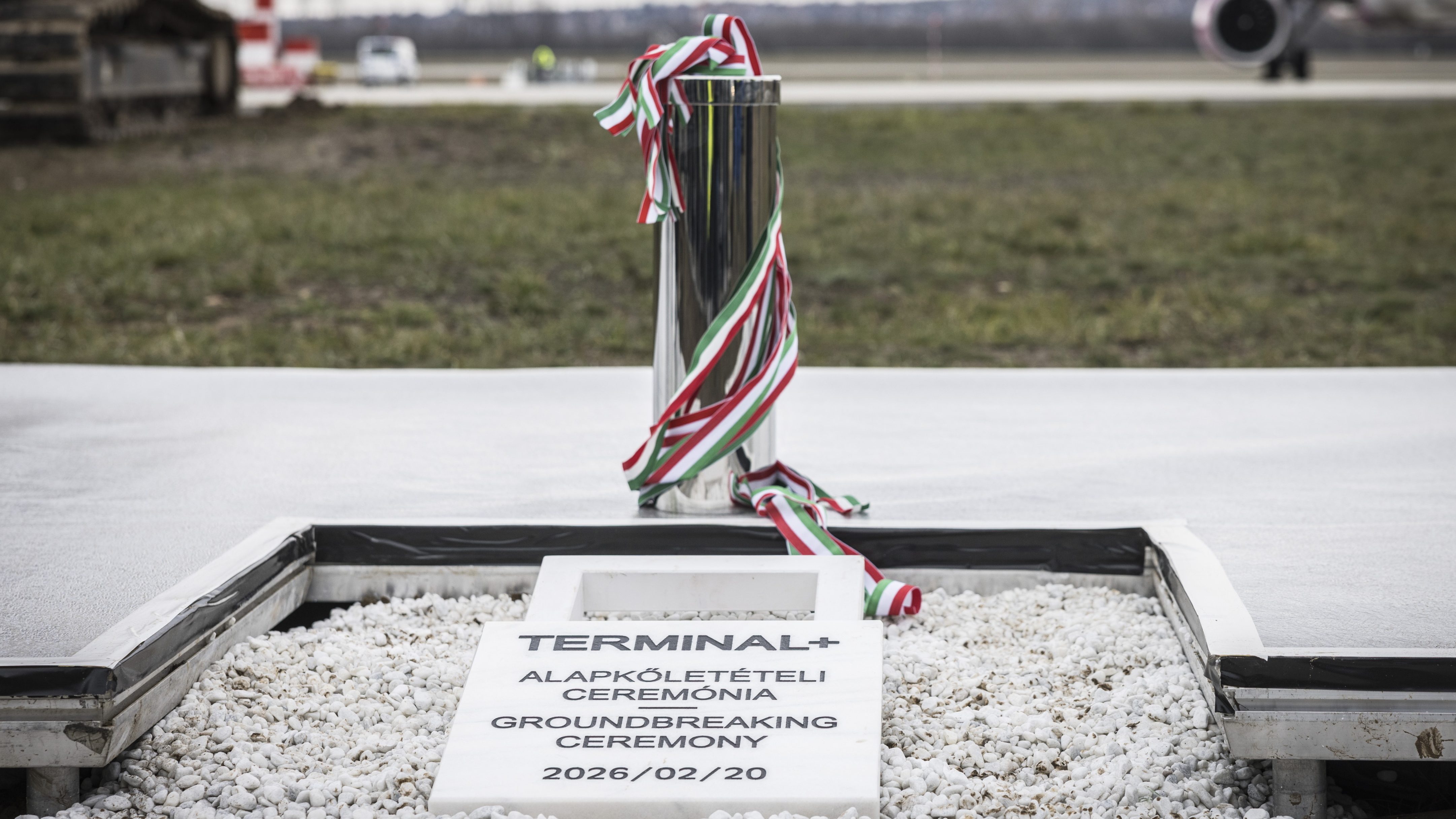 Letették a budapesti reptér harmadik termináljának alapkövét.