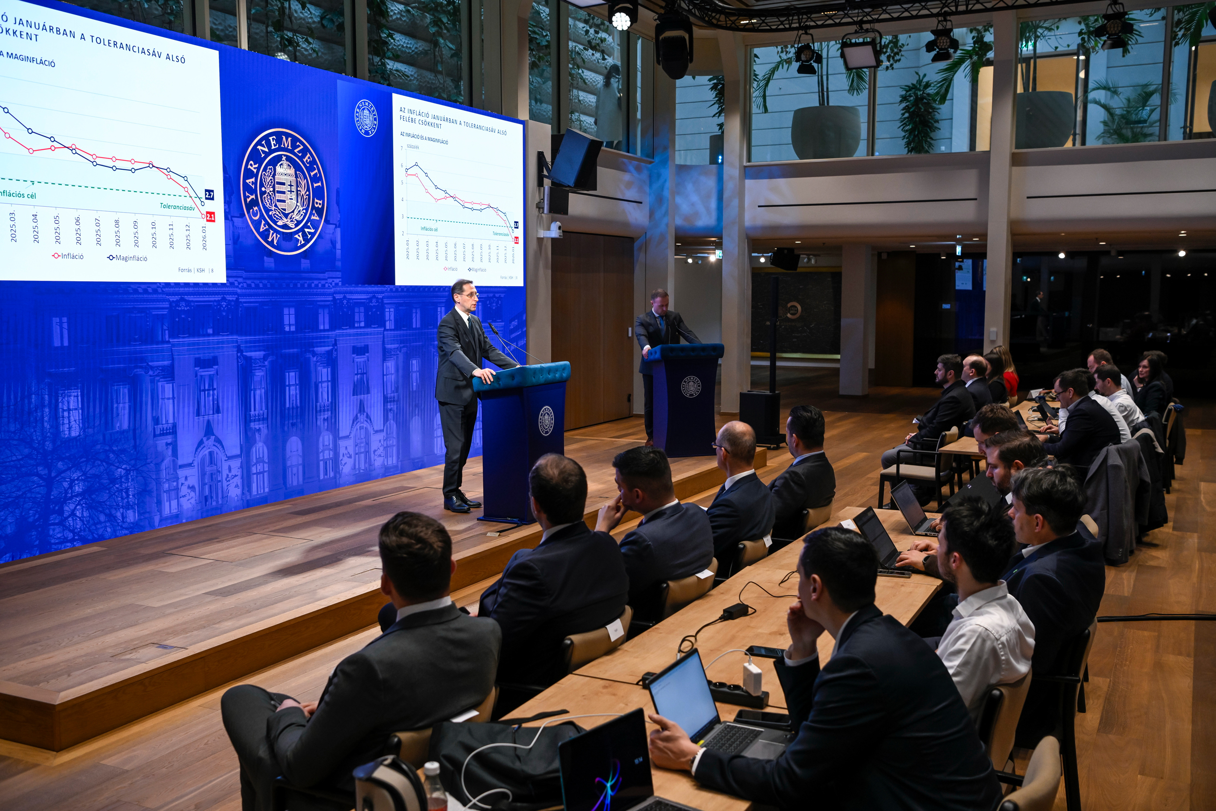 Tényleg drágák a magyarországi bankok, de nem attól, hogy sokan vannak 4