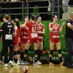 A Dunaújváros játékosai a női kézilabda NB I-ben játszott FTC-Rail Cargo Hungaria - Dunaújvárosi Kohász KA mérkőzés után a fővárosi Elek Gyula Arénában 2026. január 4-én. A Ferencváros 33-13-ra győzött.