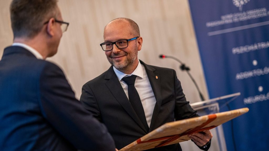 Több mint 500 pszichiáter követeli a Nyírő OPAI mágusképzős főigazgatójának menesztését