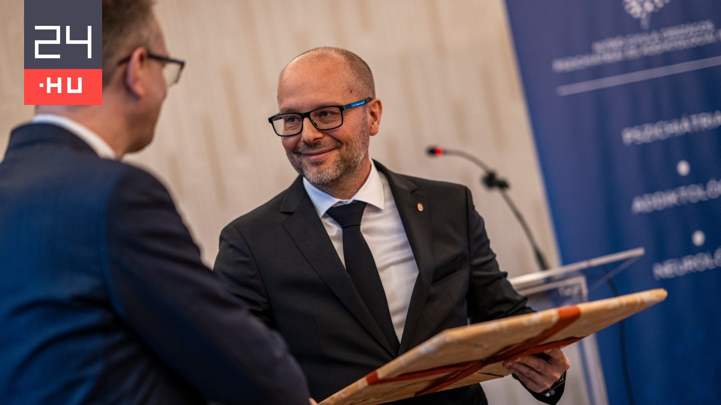 A pszichiáterek követelik a korábban mágusképzőt vezető Ézsi Robin azonnali menesztését az Nyírő OPAI éléről