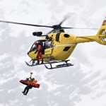 A norvég Fredrik Möllert szállítják kórházba, miután bukott a milánoi-cortinai téli olimpia edzésén.