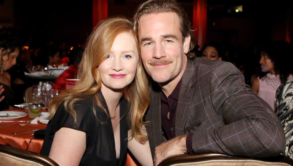 Két nappal a színész halála előtt megújította esküvői fogadalmát James Van Der Beek és felesége, Kimberly