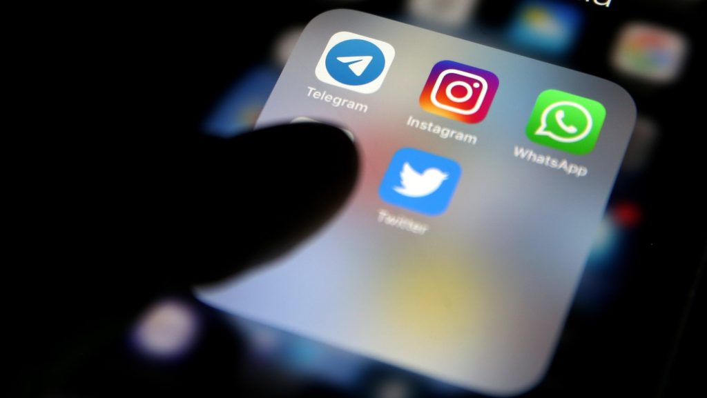 Elérhetetlenné vált a WhatsApp, a Facebook és az Instagram Oroszországban
