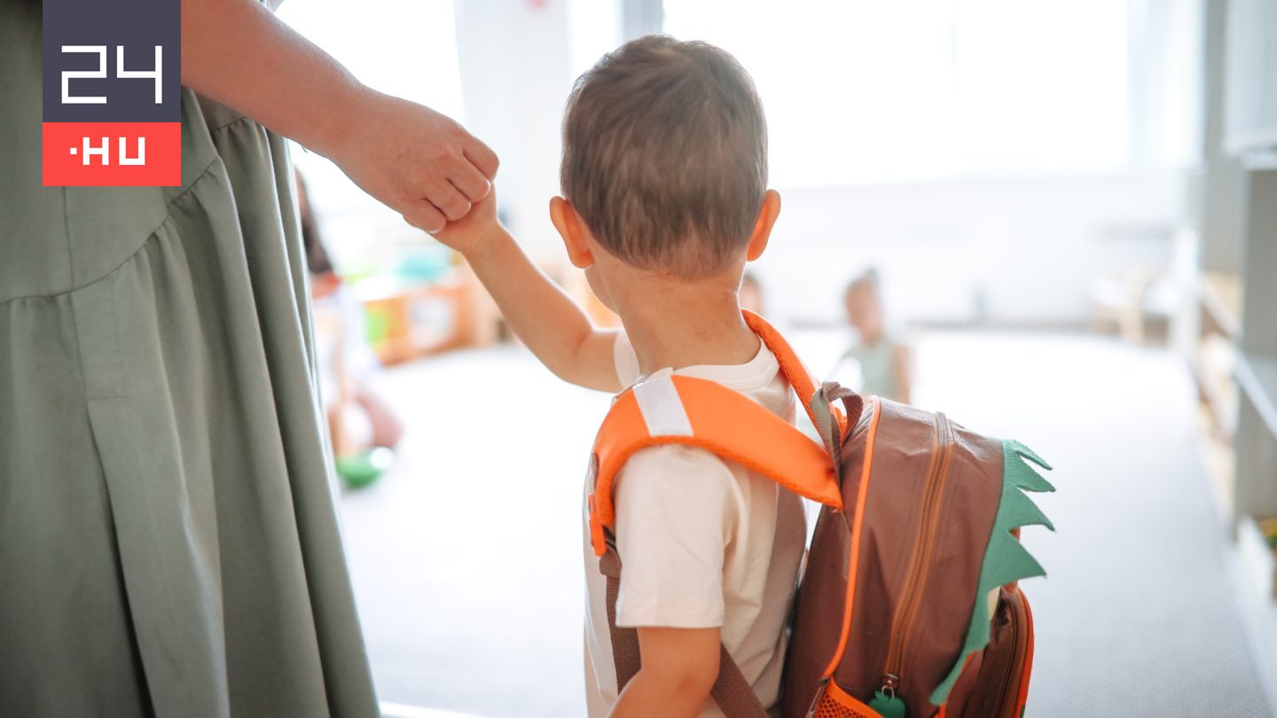 Megtépett és elvert három nő egy anyát az óvodában