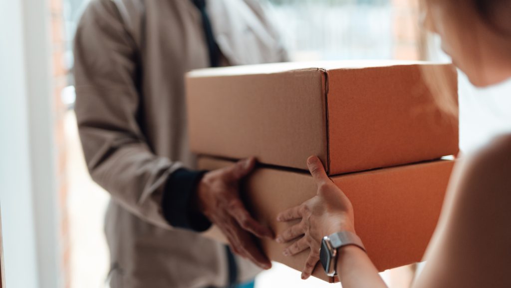 Új lépés a „keleti nyitásban”: összebútorozik a Magyar Posta és a Temu