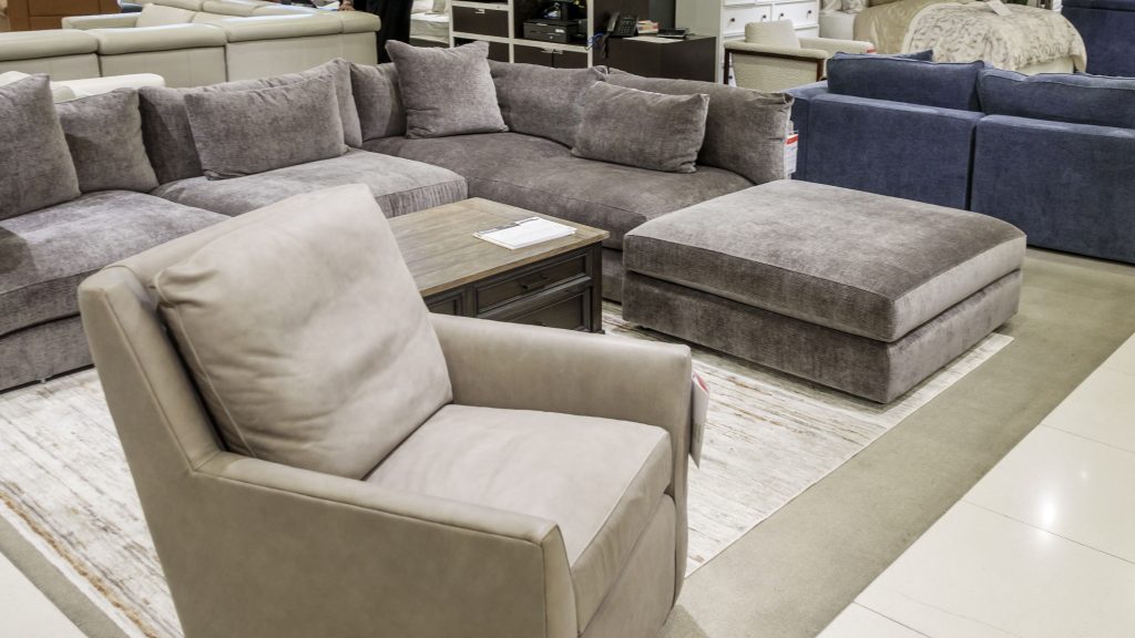 Bútorwebshopos panaszoknak néztek utána, meglepő dolgokat tártak fel