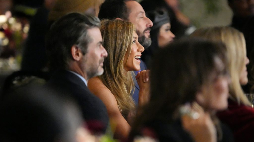 Jennifer Anistont csókolózós fotóval köszöntötte a párja