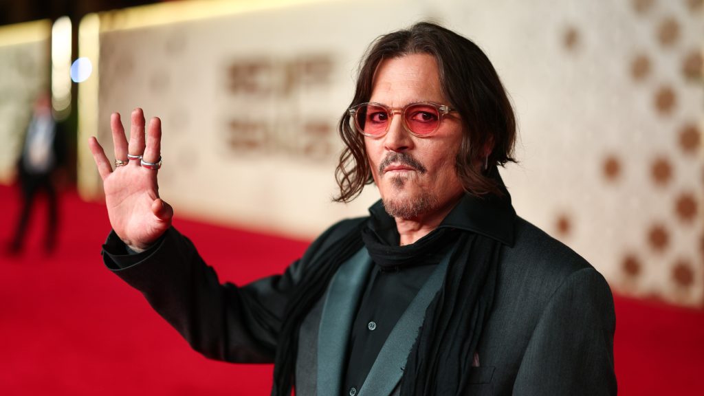 Johnny Depp visszatér Hollywoodba, de felismerhetetlen öregember lett belőle