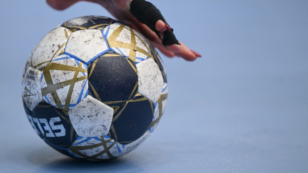 Három hónappal a négyes döntő előtt írt ki pályázatot a rendezésre az EHF