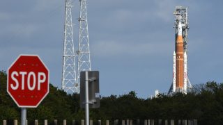 nasa, artemis-2, sls, rakéta, késés, halasztás, hiba, szivárgás