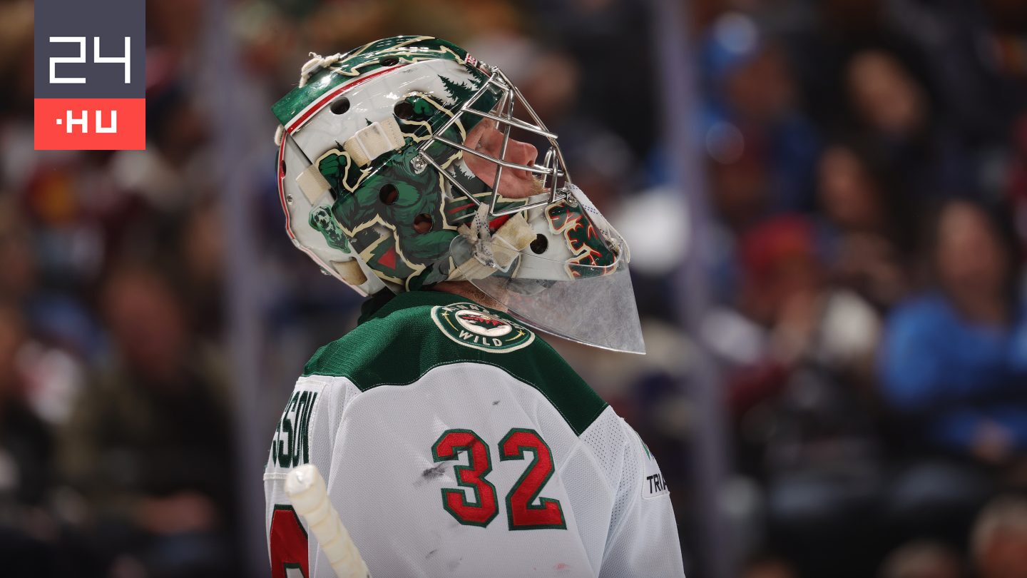 Le kellett cserélni a kapust, miután lehányta a mezét