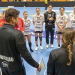 Győri Barbara (középen, 54-es mezszámmal) az idény végén távozik a Zwickau csapatától.