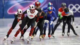 A férfi gyorskorcsolyaváltók versenye a milánói téli olimpián.