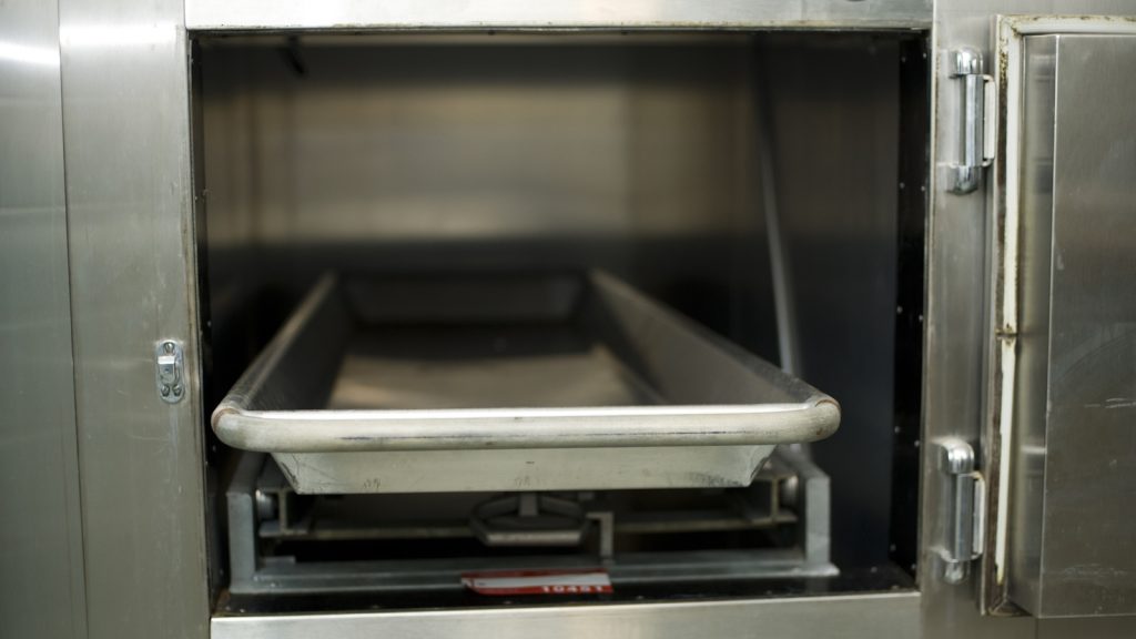 „Olyan állapotban láttam édesanyám holttestét, amit senkinek nem lenne szabad átélnie” – szörnyű állapotok egy brit hullaházban