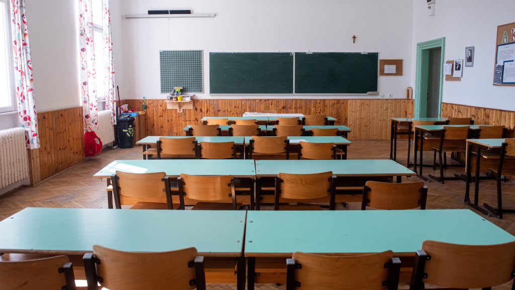 Fontos határidőre figyelmeztet az Oktatási Hivatal