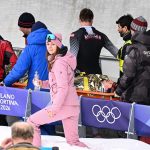 Jakob Mandlbauert hordágyon vitték el a pályáról.