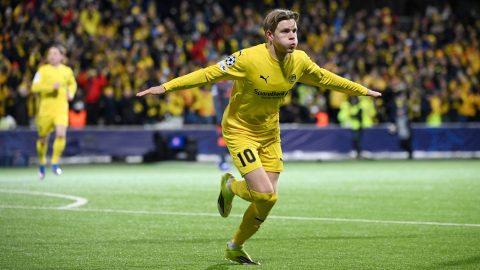 Jens Petter Hauge, a norvég Bodö/Glimt labdarúgója az Internazonale elleni mérkőzésen a Bajnokok Ligájában.