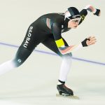 A német Josephnie Schlörb a gyorskorcsolyázók kanadai világkupa-versenyén.