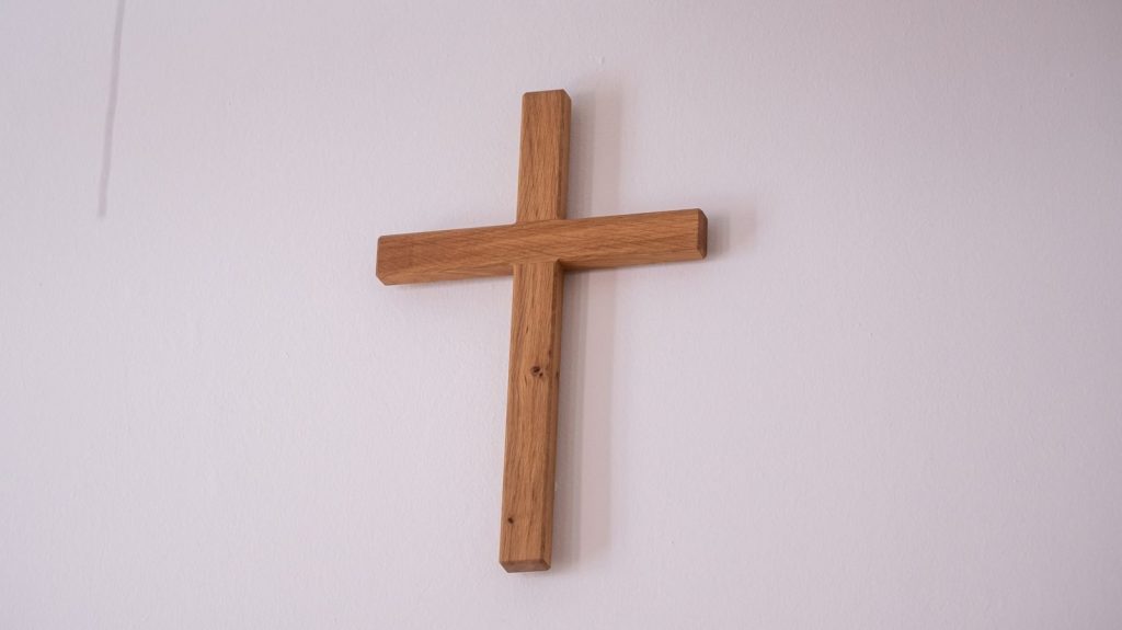 Egy éve ilyenkor: bilincsben vitték el a katolikus iskola tanárát