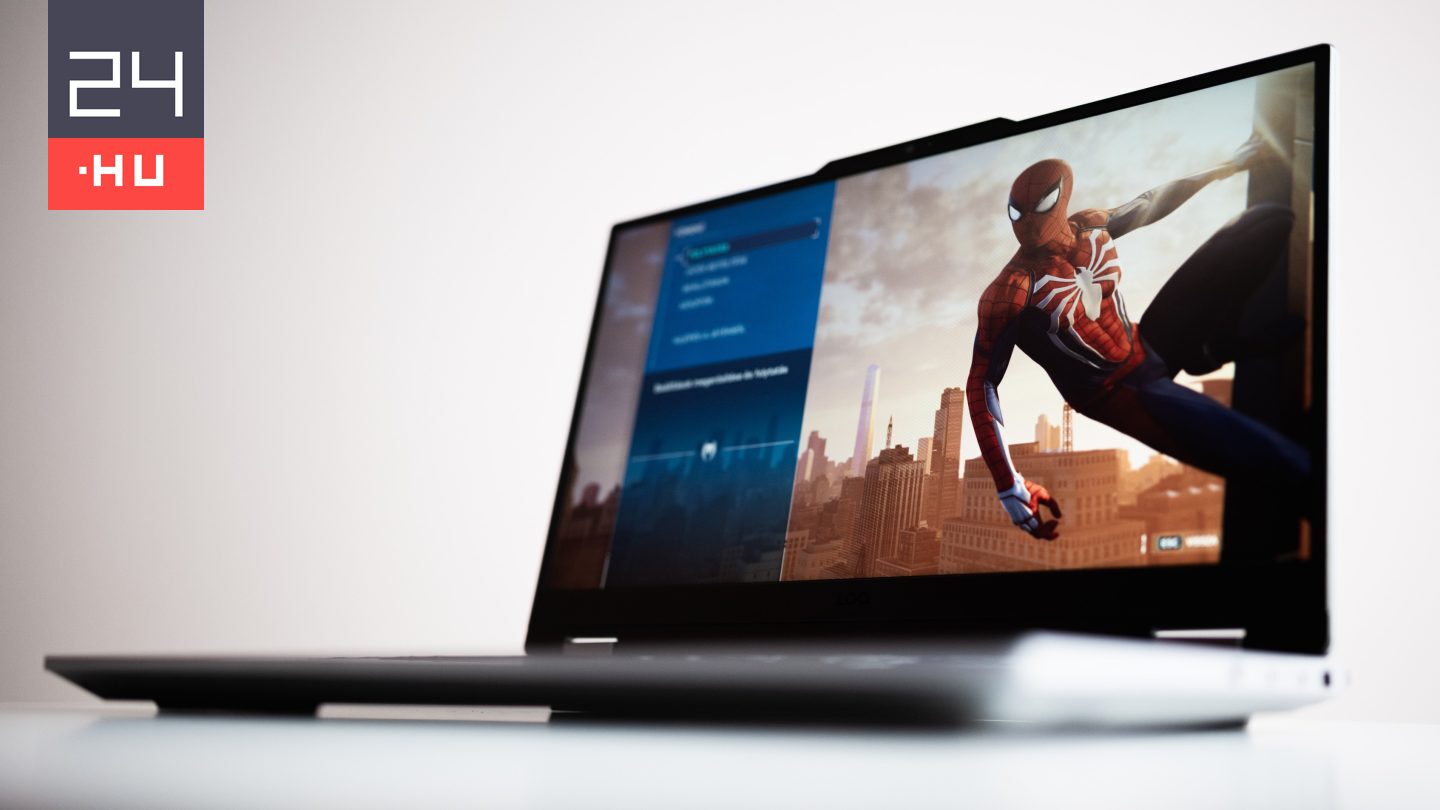 Miért lassabb egy laptop akkumulátorról, mint töltőre dugva?