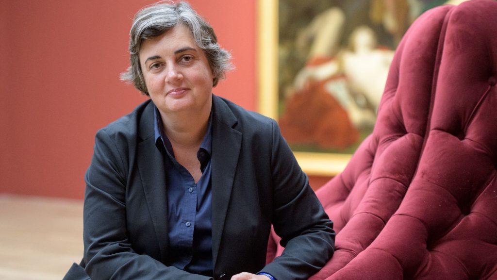 Rablás, csalás, csőtörés, sztrájk – lemondott a Louvre elnöke