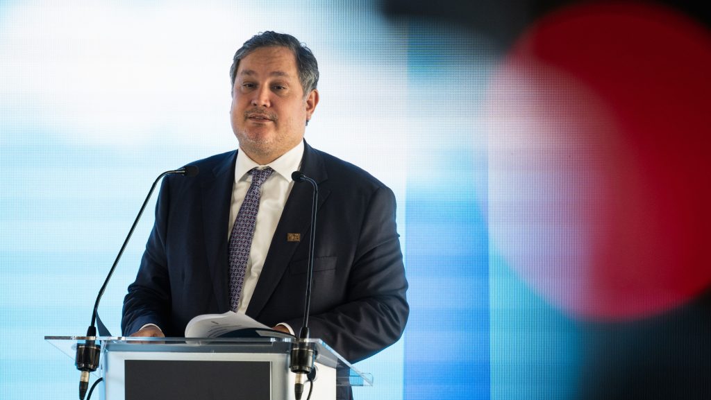 Két éve éppen attól a banktól igazolt államtitkárt az NGM, amit Orbán Viktor „a halál vámszedői” közé sorolt