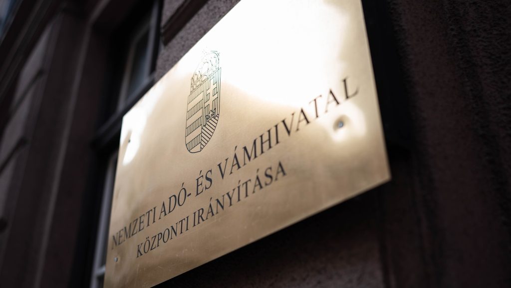 NAV: nem volt razzia, a normál ügymenet részeként ellenőriztek a revizorok országszerte 18 vállalkozást