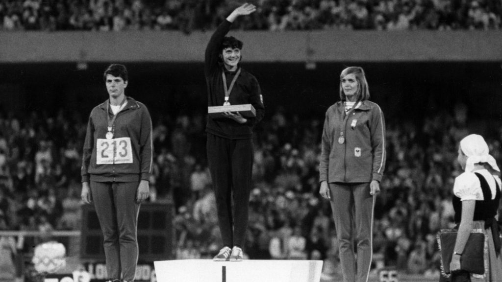 Két énje volt: az olimpiai bajnok és a pedagógus-családanya – 80 éve született Németh Angéla