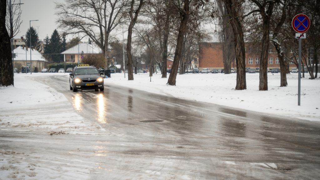 Hét járásra is figyelmeztetést adtak ki ónos eső miatt