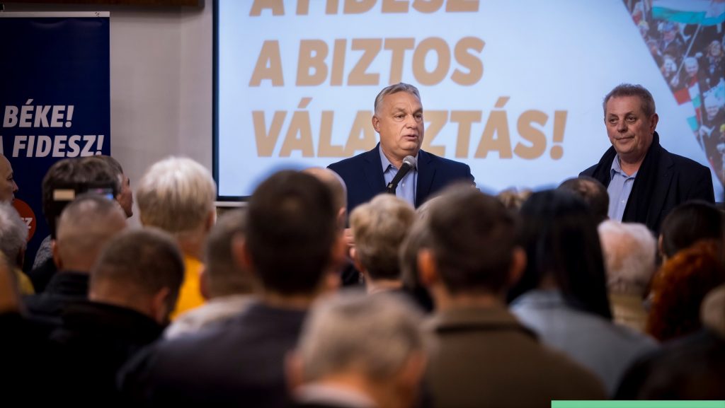 Orbán Mezőtúron: Nehogy azt higgyék, hogy az előző választásokon mi olyan arányban nyertünk, mint amit a mandátumszám mutat a parlamentben