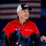 Az amerikai Rich Ruohonen a téli olimpiai curlingversenyén.